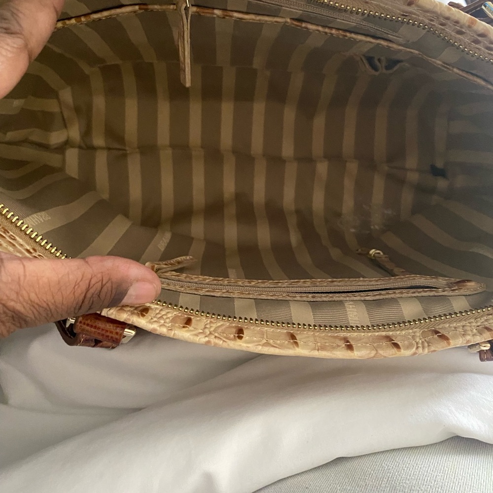 Handbag - Picture 3 of 4
